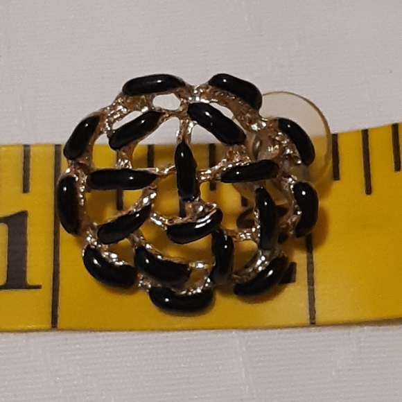 Vintage Black And Gold Pierced Earrings 1" Wide Net Design, - Picture 7 of 7